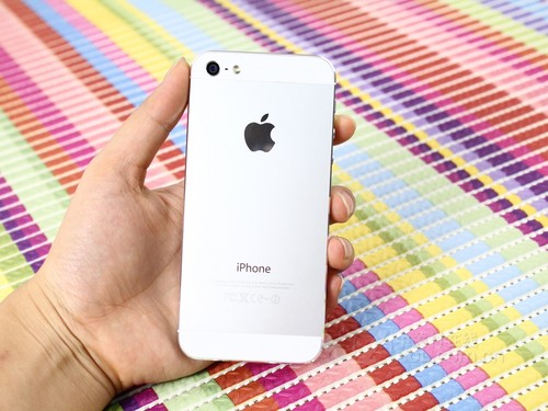 白色更时尚 苹果iPhone 5亚马逊促销中 