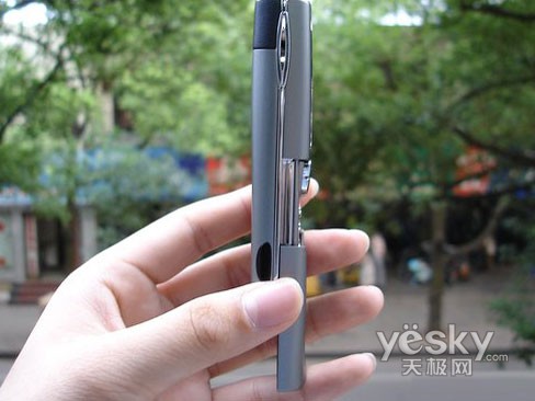 古董低身价经典王诺基亚8850仅售不足300元