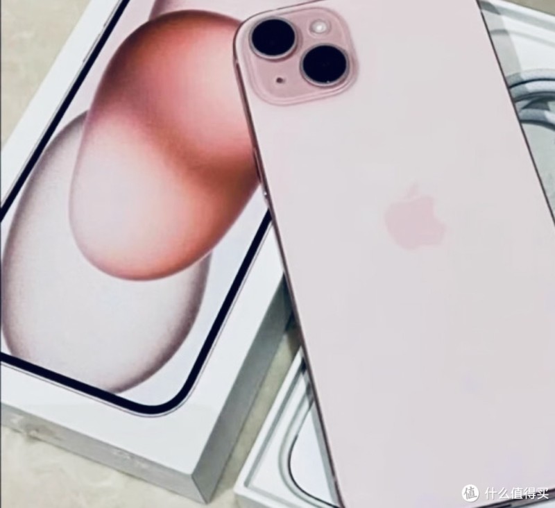 iPhone 15粉色款,颜值与实力并存?