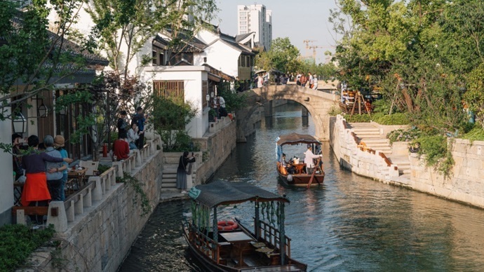 老旧住房“原拆原建”，城中村改造…上海探索“可持续城市更新”路径