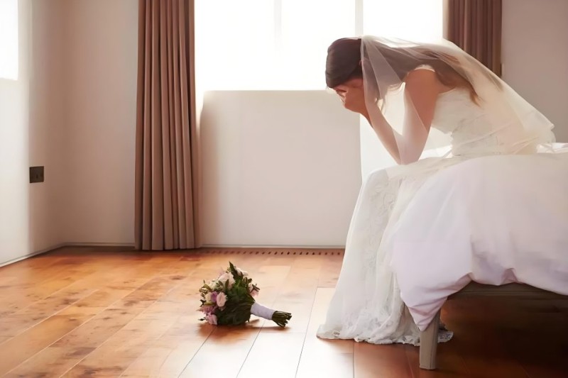 你信不信，那些劝你别离婚的人，可能正盼着你过得很惨