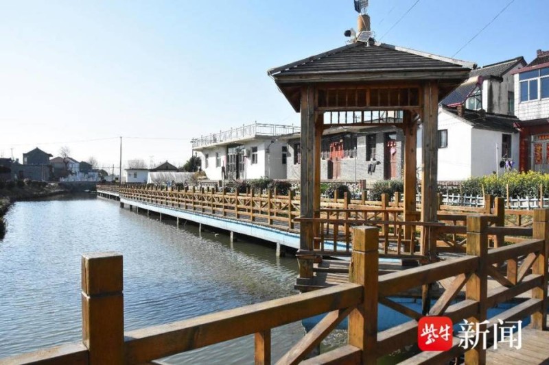 河边木栈道“串”起百姓“旅游景点”