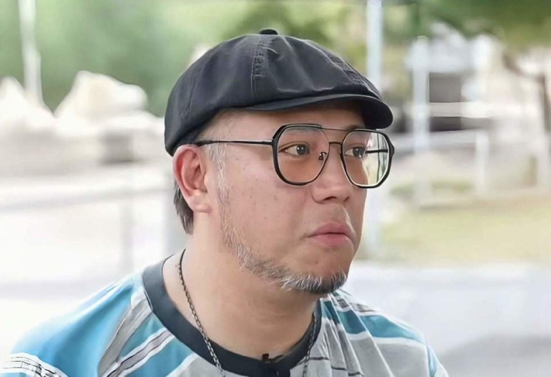 香港知名男星长满白胡渣，陷经济困难压力大，每天睡不好想过自杀