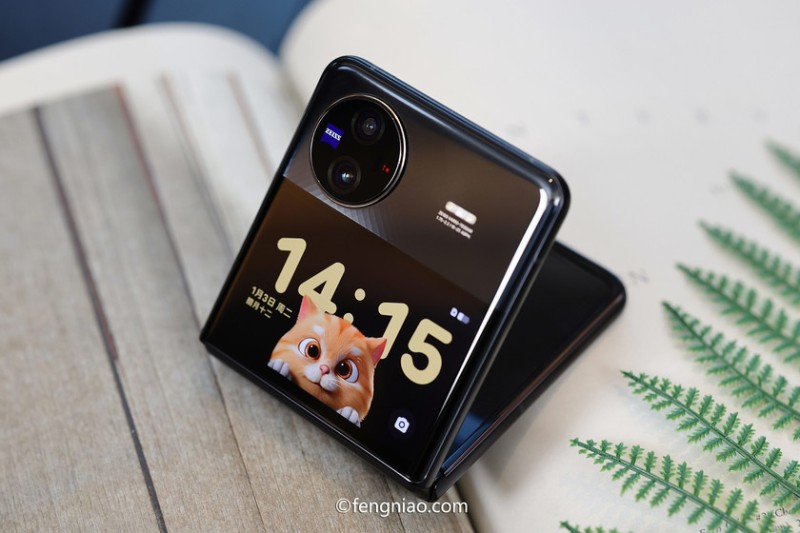 小折叠也能有大作用 vivo X Flip纵向折叠屏手机评测