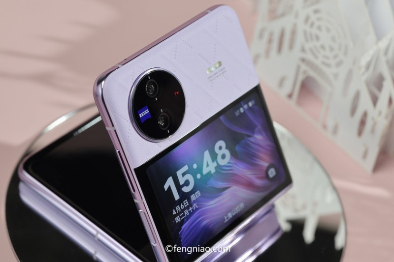 小折叠也能有大作用 vivo X Flip纵向折叠屏手机评测