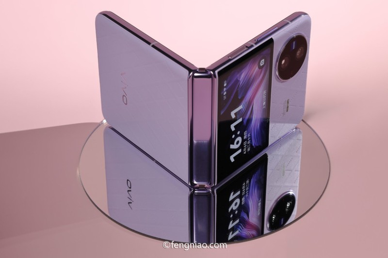 小折叠也能有大作用 vivo X Flip纵向折叠屏手机评测