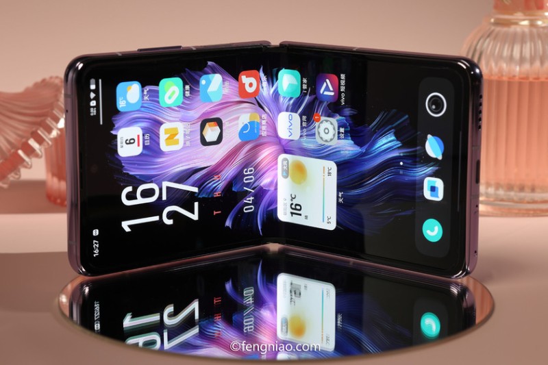 小折叠大外屏更易用 vivo X Flip纵向折叠屏手机评测