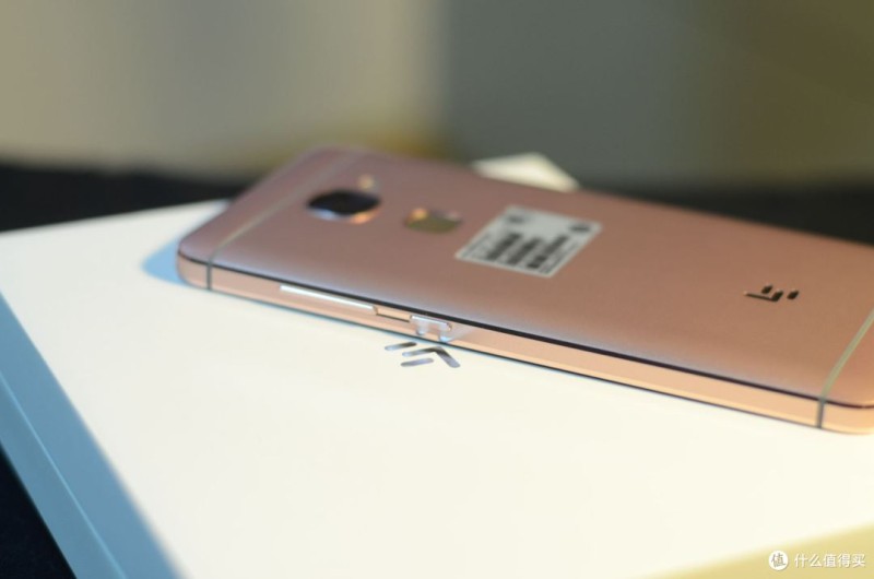 真·杀手？Letv 乐视 2 金色3+32G 京东入手 轻评测