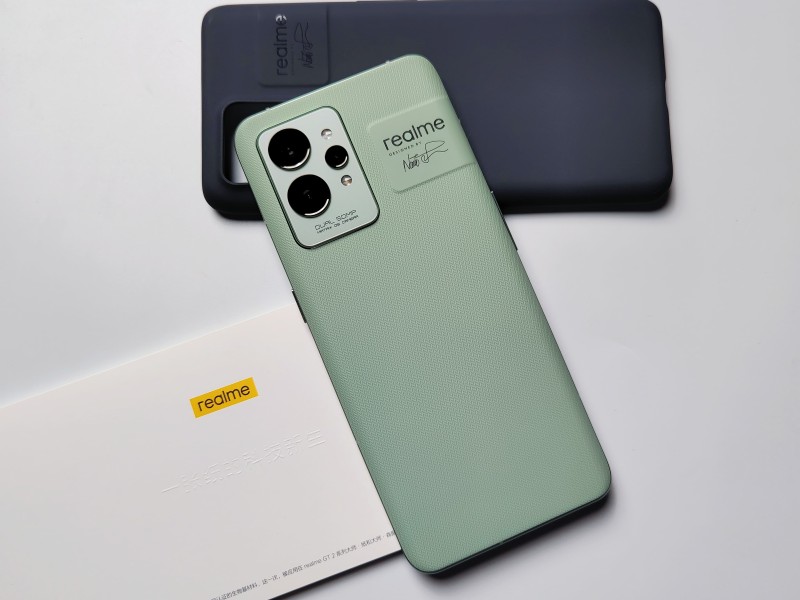 realme真我GT2 Pro大师·森评测：业界最强直屏旗舰 今年唯一？